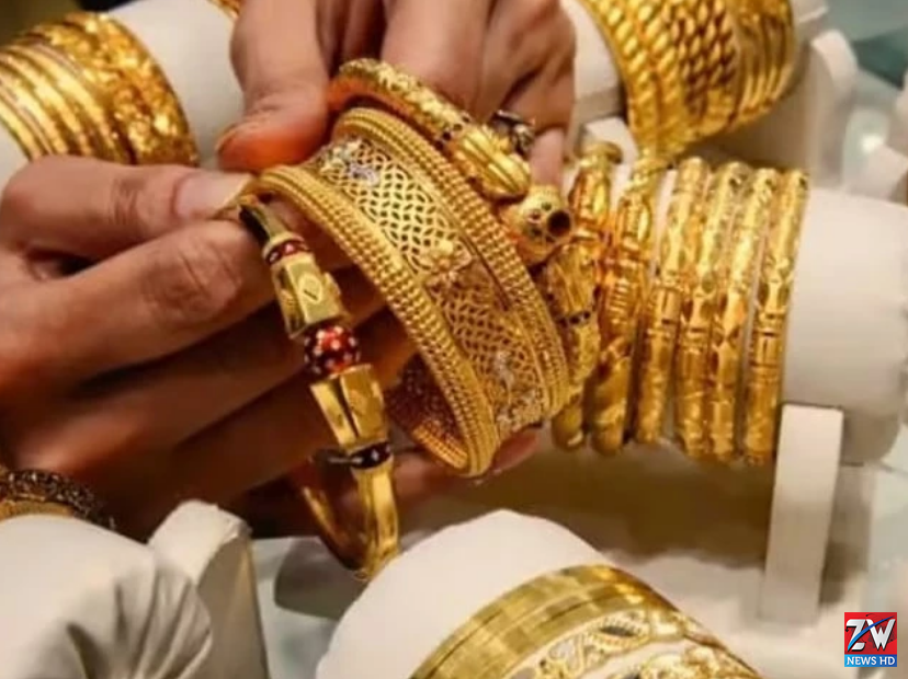 Gold jewelry and gold bars displayed in a market as gold prices continue to rise in local and international markets.