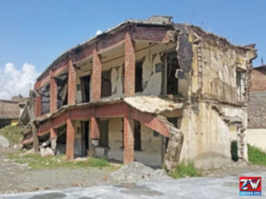 Old and broken buildings are set to be demolished and cleared to improve urban safety and cleanliness.